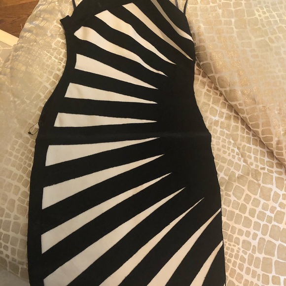Authentic Black and White Herve Leger dress S - Picture 2 of 4